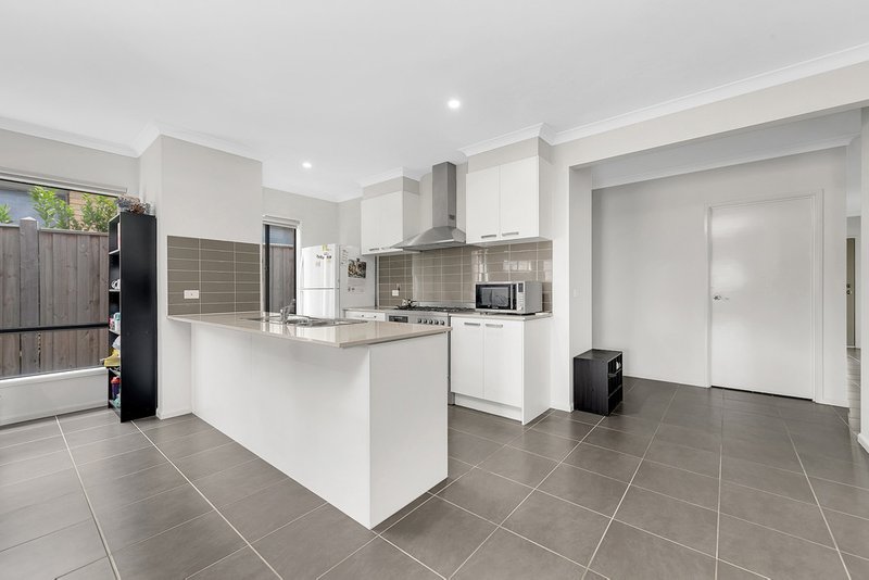 Photo - 39 Paramount Rise, Wollert VIC 3750 - Image 13