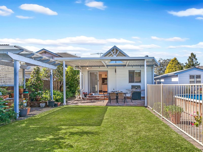 Photo - 39 Parklands Avenue, Heathcote NSW 2233 - Image 4