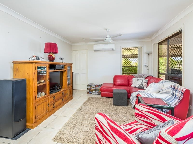 Photo - 39 Pat Slattery Place, Lowood QLD 4311 - Image 5