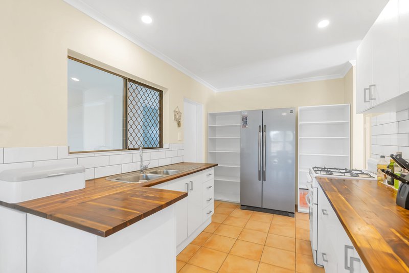 Photo - 39 Periwinkle Avenue, Trinity Beach QLD 4879 - Image 7