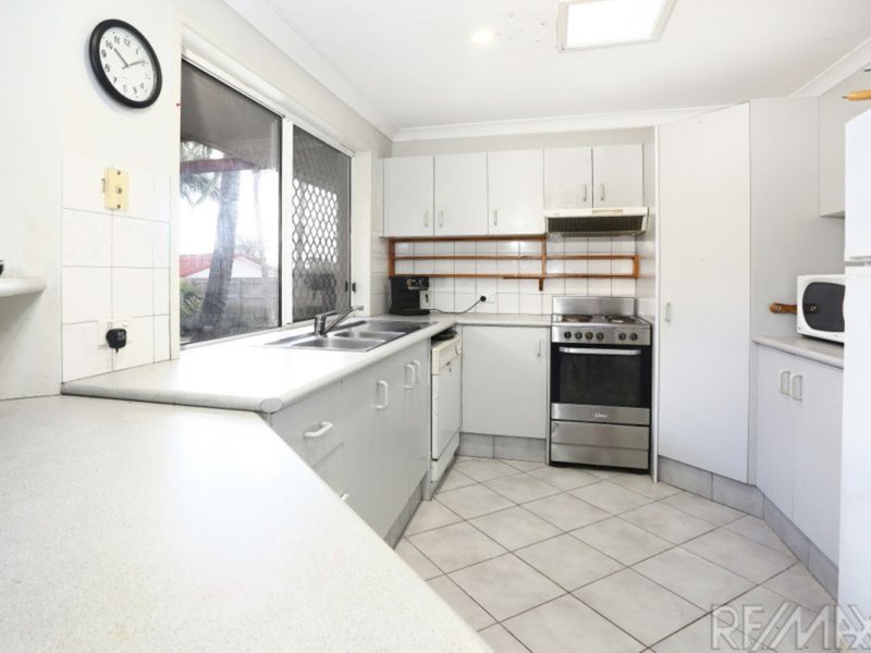 Photo - 39 Petherbridge Ave , Merrimac QLD 4226 - Image 7