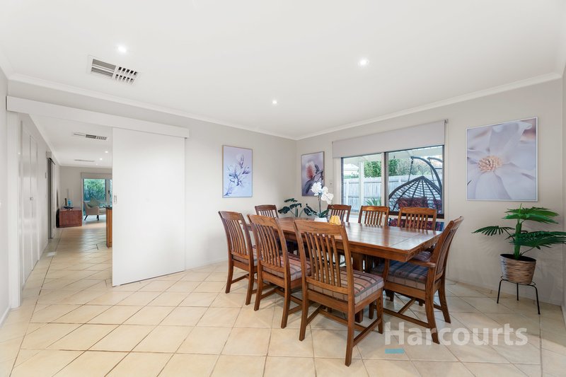 Photo - 39 Ponsford Avenue, Wantirna South VIC 3152 - Image 5