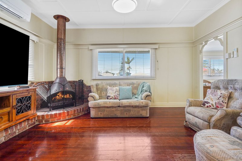 Photo - 39 Prince Edward Parade, Redcliffe QLD 4020 - Image 3