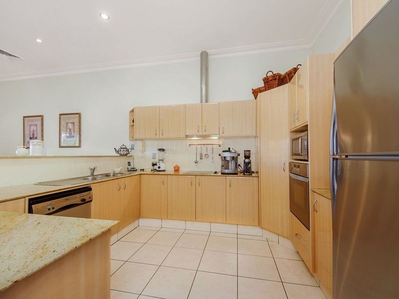 Photo - 39 Promenade Avenue, Robina QLD 4226 - Image 5