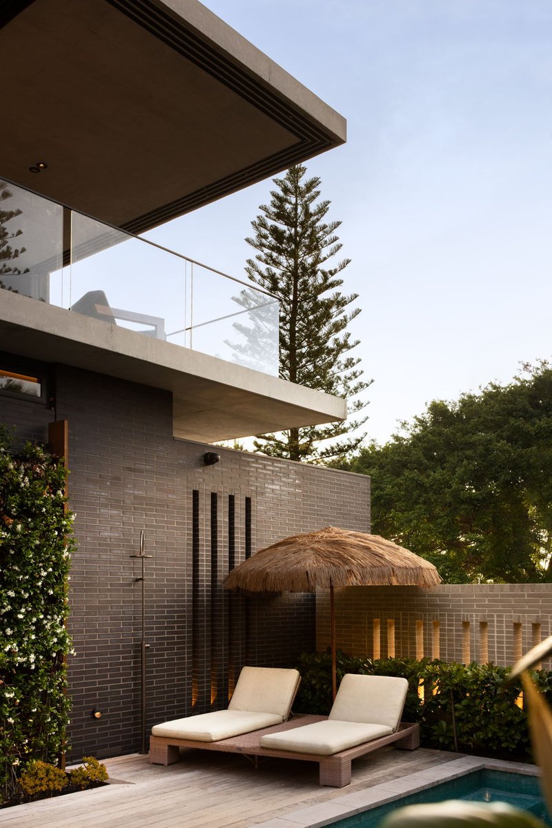 Photo - 39 Rankin Parade, Main Beach QLD 4217 - Image 16