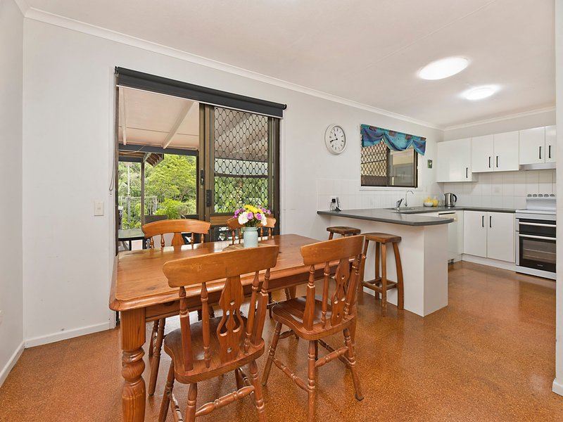 Photo - 39 Raylee Avenue, Nambour QLD 4560 - Image 3