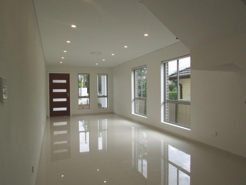 Photo - 39 Rea Street, Greenacre NSW 2190 - Image 2