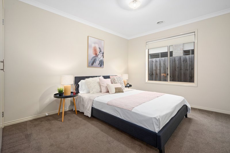 Photo - 39 Resort Boulevard, Doreen VIC 3754 - Image 10