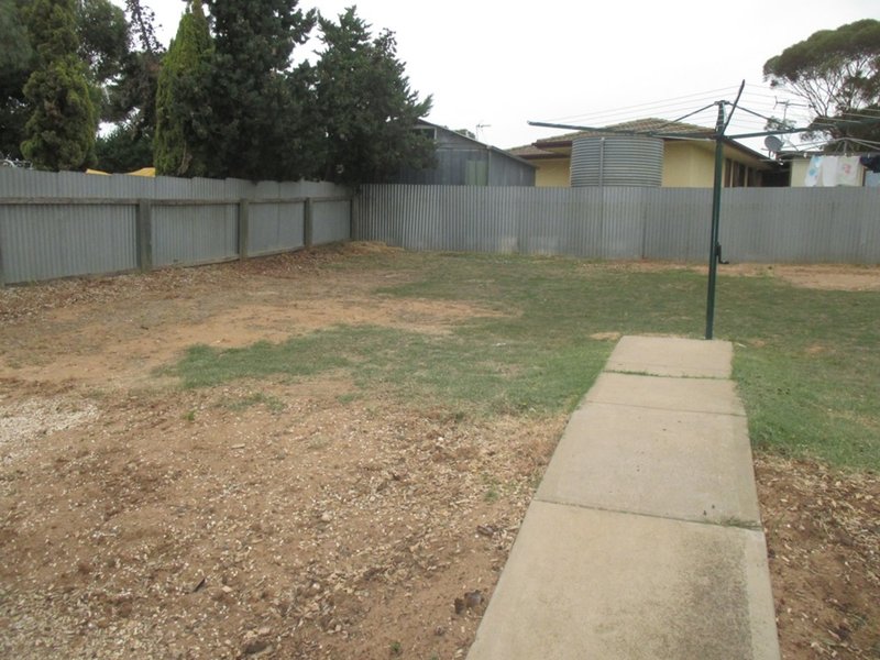 Photo - 39 Ridge Rd , Murray Bridge SA 5253 - Image 11