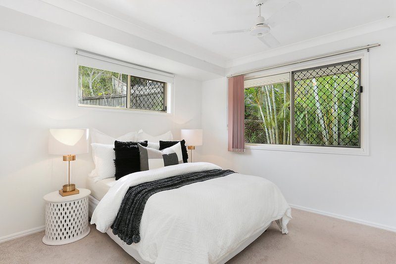 Photo - 39 Roseglen Street, Greenslopes QLD 4120 - Image 6