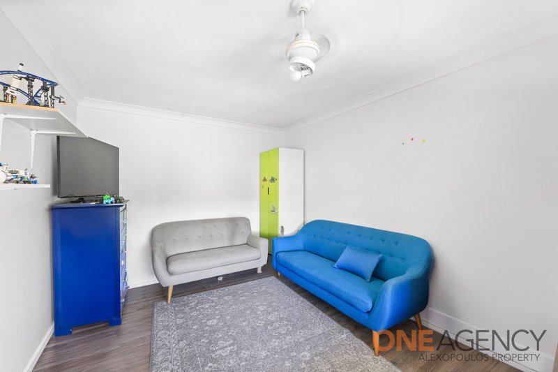 Photo - 39 Runyon Avenue, Greystanes NSW 2145 - Image 5