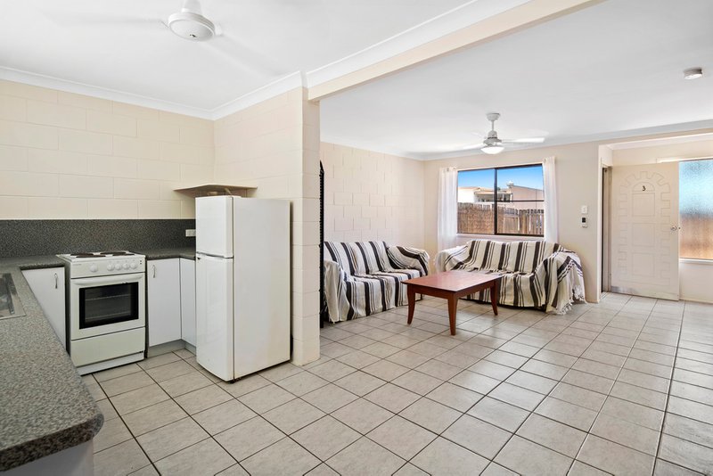 3/9 Salmon Street, Cannonvale QLD 4802