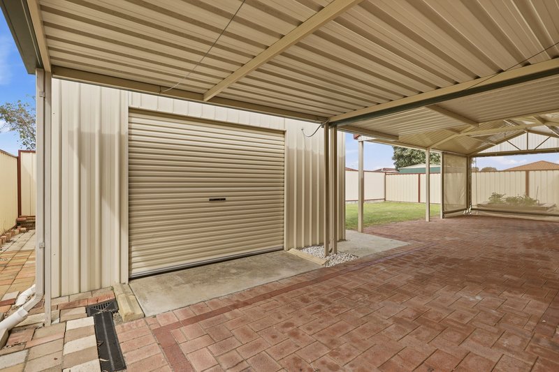 Photo - 39 Sarah Ann Crescent, Warnbro WA 6169 - Image 4