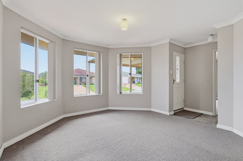 Photo - 39 Sarah Ann Crescent, Warnbro WA 6169 - Image 6
