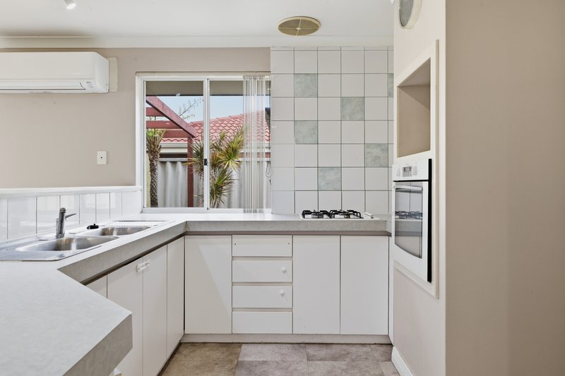 Photo - 39 Sarah Ann Crescent, Warnbro WA 6169 - Image 13