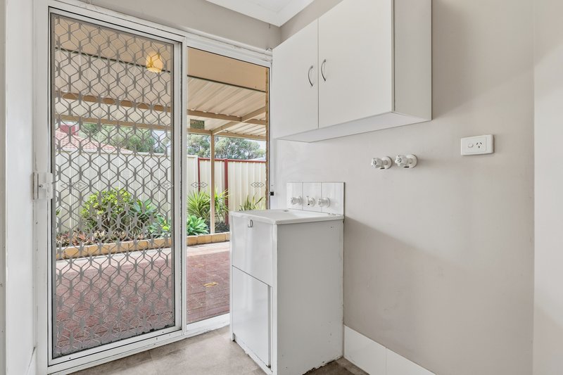 Photo - 39 Sarah Ann Crescent, Warnbro WA 6169 - Image 24