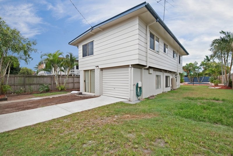 Photo - 39 Seaview Parade, Deception Bay QLD 4508 - Image 2