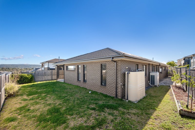 Photo - 39 Shale Hill Drive, Glenmore Park NSW 2745 - Image 12