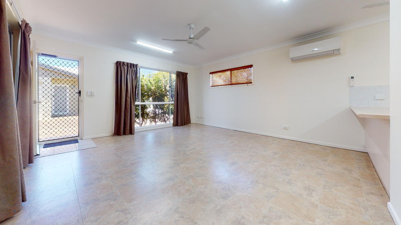 Photo - 3/9 Shaw Street, West End QLD 4810 - Image 13