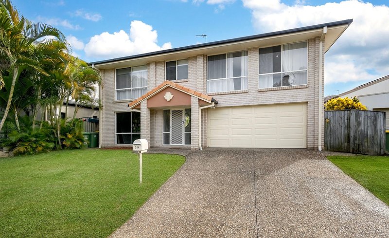 Photo - 39 Sheffield Circuit, Pacific Pines QLD 4211 - Image 2