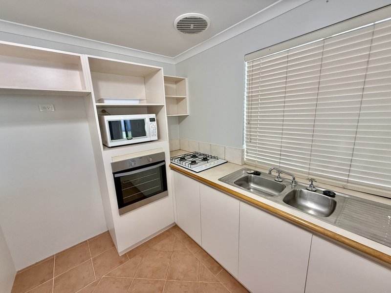 Photo - 39 Silver Gull Court, Geographe WA 6280 - Image 8
