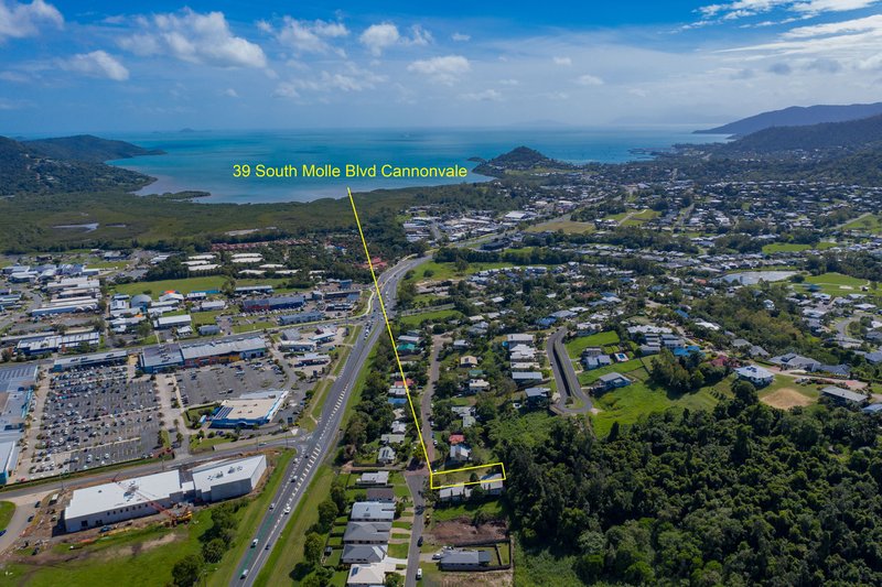 Photo - 39 South Molle Boulevard, Cannonvale QLD 4802 - Image 3