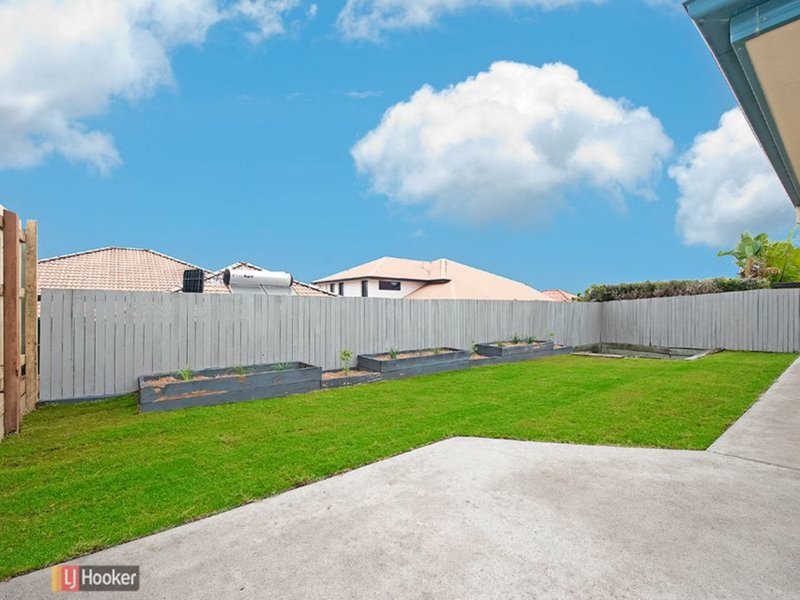 Photo - 39 Southerden Drive, North Lakes QLD 4509 - Image 20