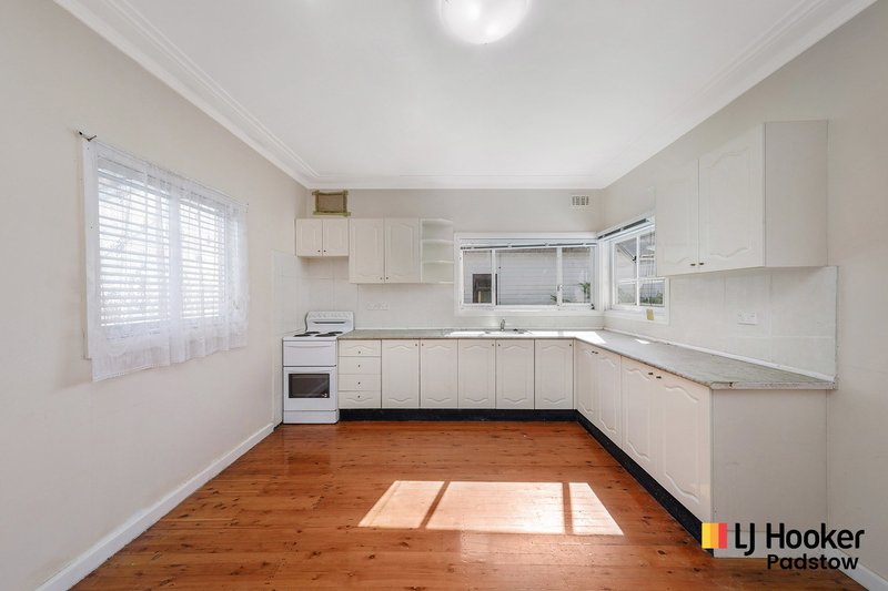 Photo - 39 Springfield Road, Padstow NSW 2211 - Image 4