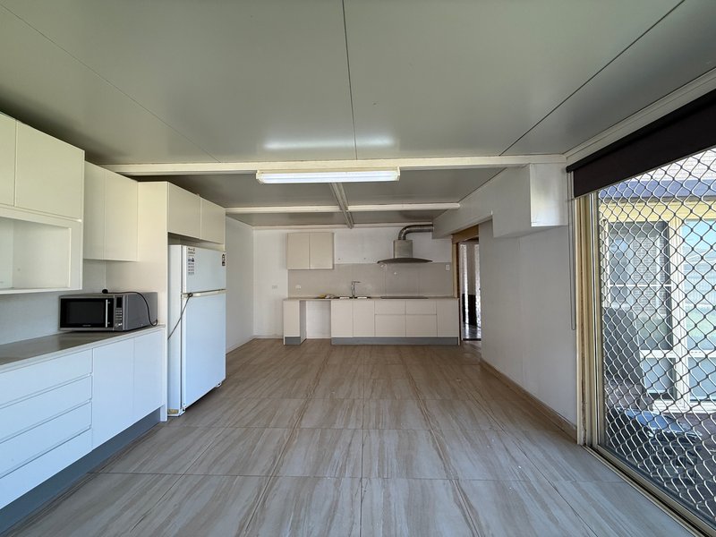 Photo - 39 Stanbrook Street, Fairfield Heights NSW 2165 - Image 7