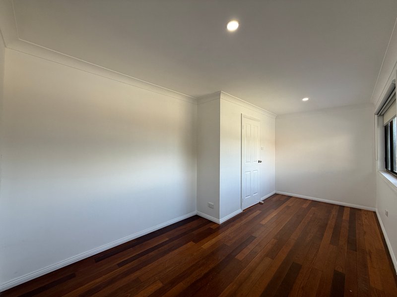 Photo - 39 Stanbrook Street, Fairfield Heights NSW 2165 - Image 9