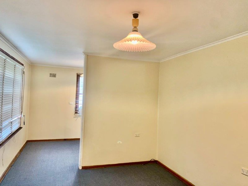 Photo - 39 Stevenage Road, Canley Heights NSW 2166 - Image 3