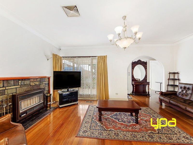 Photo - 39 Stradbroke Drive, St Albans VIC 3021 - Image 3