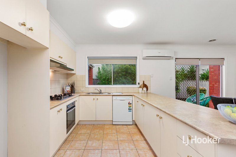 Photo - 39 Sumner Crescent, Point Cook VIC 3030 - Image 3