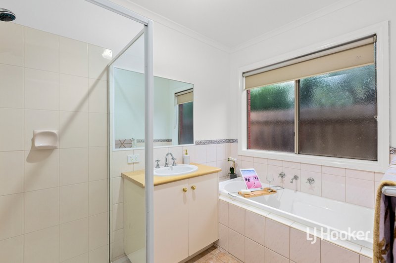 Photo - 39 Sumner Crescent, Point Cook VIC 3030 - Image 12