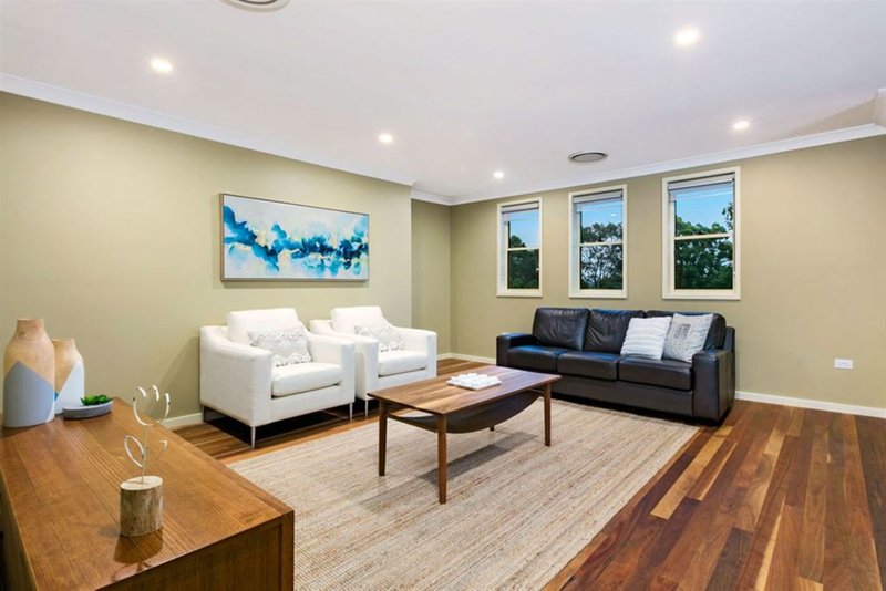 Photo - 39 Sutherland Avenue, Kings Langley NSW 2147 - Image 2