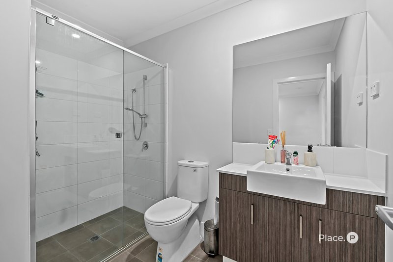 Photo - 39 Sutherland Drive, Strathpine QLD 4500 - Image 10