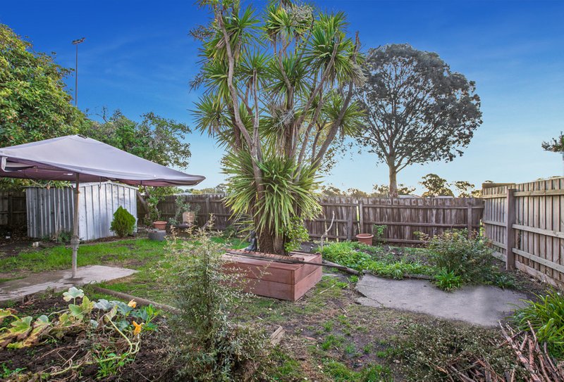 Photo - 39 Taylor Avenue, Reservoir VIC 3073 - Image 6