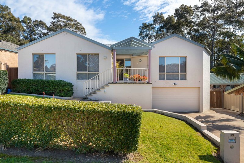 39 Thomas Mitchell Crescent, Sunshine Bay NSW 2536