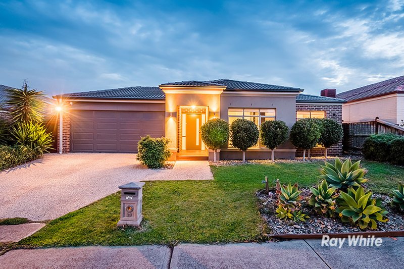 39 Thunderbolt Drive, Cranbourne East VIC 3977