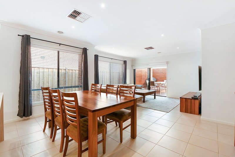 Photo - 39 Tideswell Street, Clyde North VIC 3978 - Image 3