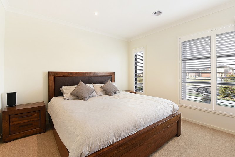 Photo - 39 Tideswell Street, Clyde North VIC 3978 - Image 7