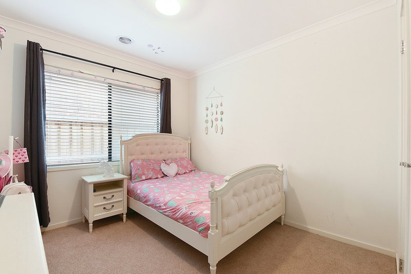 Photo - 39 Tideswell Street, Clyde North VIC 3978 - Image 10