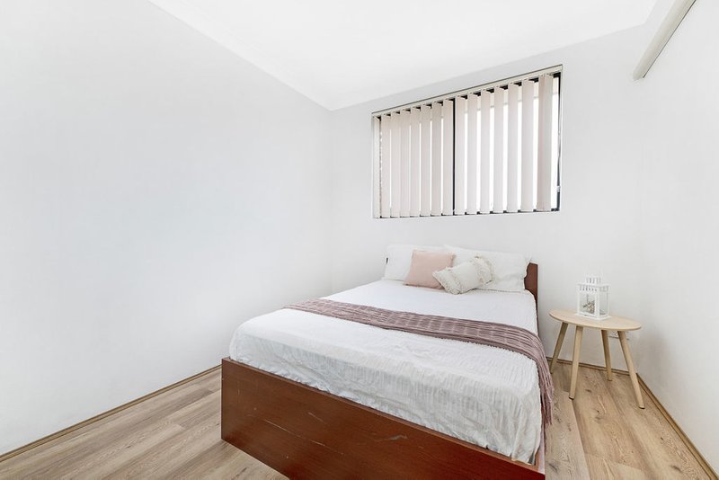 Photo - 39 Tompson Road, Revesby NSW 2212 - Image 8