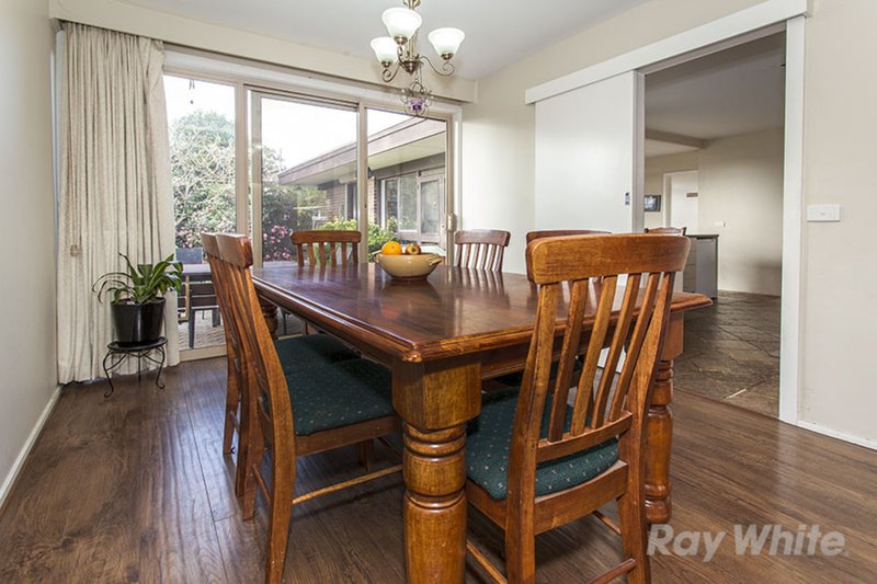 Photo - 39 Torwood Avenue, Glen Waverley VIC 3150 - Image 3