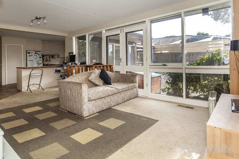 Photo - 39 Torwood Avenue, Glen Waverley VIC 3150 - Image 6