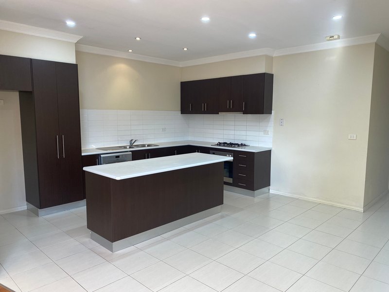 Photo - 3/9 Tullamarina Avenue, Tullamarine VIC 3043 - Image 3