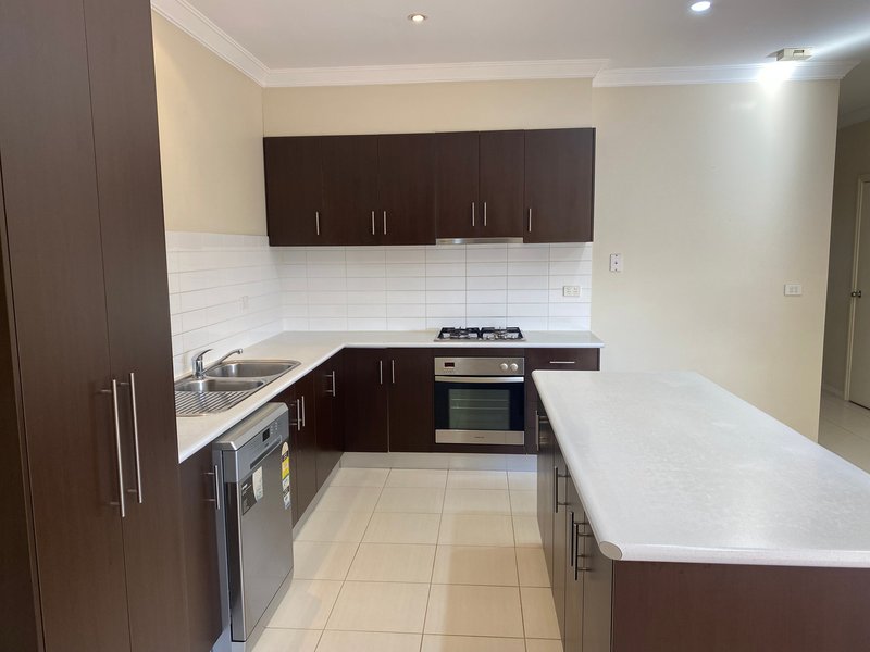 Photo - 3/9 Tullamarina Avenue, Tullamarine VIC 3043 - Image 4