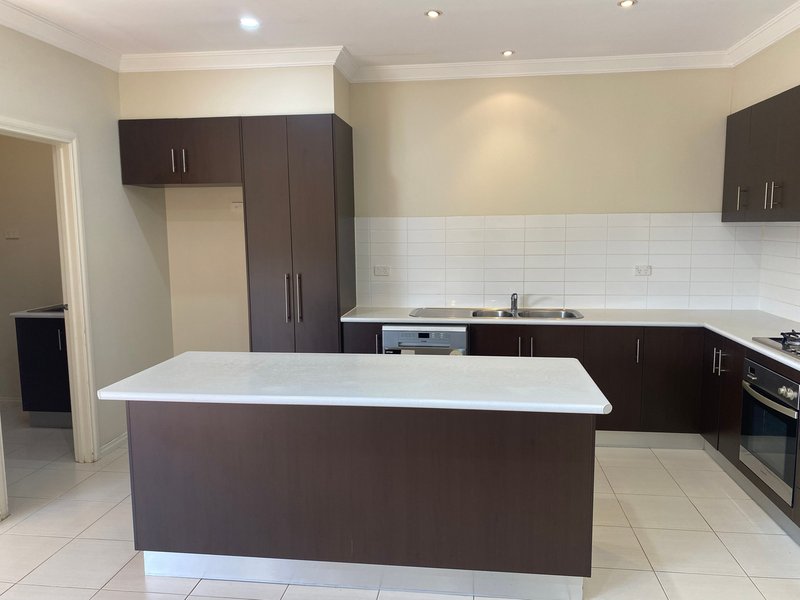Photo - 3/9 Tullamarina Avenue, Tullamarine VIC 3043 - Image 5