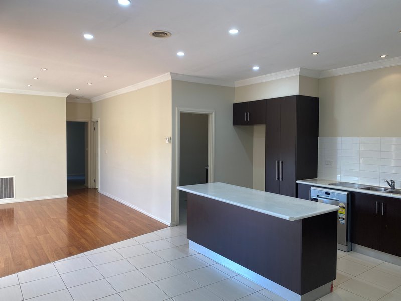 Photo - 3/9 Tullamarina Avenue, Tullamarine VIC 3043 - Image 7