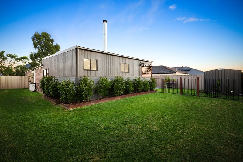 Photo - 39 Villella Drive, Pakenham VIC 3810 - Image 15